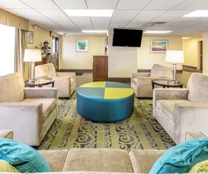 Photo 4 - Quality Inn