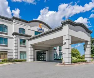 Photo 2 - Comfort Inn & Suites Grand Blanc/Flint