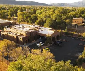 Photo 2 - Taos Valley Lodge