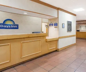 Photo 3 - Days Inn by Wyndham Seguin TX