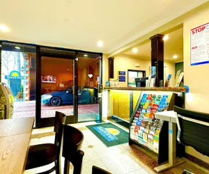 Photo 2 - Days Inn by Wyndham Los Angeles LAX/Redondo/Manhattan Beach