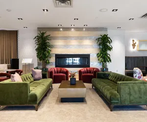 Photo 2 - DoubleTree by Hilton Fairfield Hotel & Suites