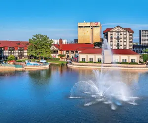 Photo 2 - Sheraton Westport Chalet Hotel St. Louis