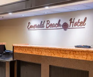 Photo 4 - Emerald Beach Hotel