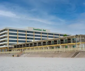 Photo 2 - Emerald Beach Hotel