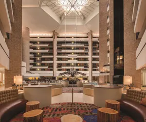 Photo 2 - Embassy Suites by Hilton Orlando International Dr ICON Park
