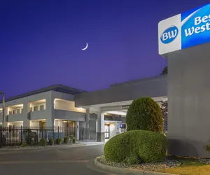 Photo 2 - Best Western Salisbury Plaza