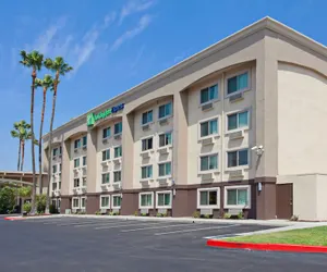 Photo 2 - Holiday Inn Express Colton-Riverside North, an IHG Hotel