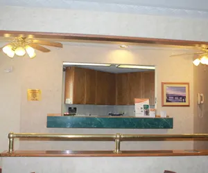 Photo 3 - Econo Lodge