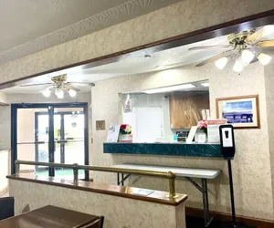 Photo 5 - Econo Lodge
