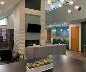 Photo 5 - MainStay Suites Springfield South - Battlefield Rd
