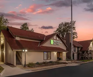 Photo 2 - MainStay Suites Springfield South - Battlefield Rd