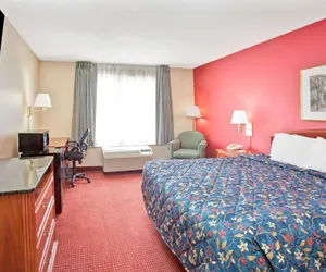 Photo 3 - Days Inn by Wyndham Marietta-Atlanta-Delk Road
