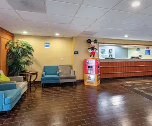 Photo 4 - Comfort Inn Anaheim Resort