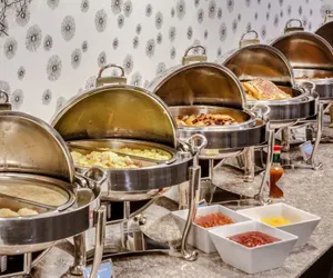 Photo 2 - Crowne Plaza Milwaukee South by IHG