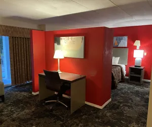 Photo 4 - Gold Star Inn & Suites