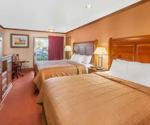Photo 5 - Ramada by Wyndham Mackinaw City Waterfront
