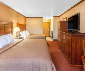 Photo 5 - Ramada by Wyndham Mackinaw City Waterfront