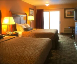Photo 4 - Ramada by Wyndham Mackinaw City Waterfront