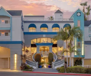 Photo 2 - Best Western Plus Marina Shores Hotel