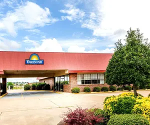 Photo 2 - Days Inn by Wyndham Batesville