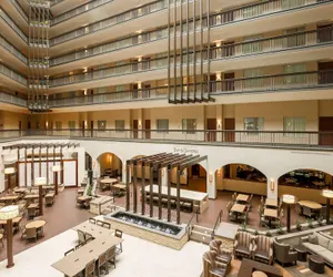 Photo 2 - Embassy Suites by Hilton Dallas Love Field