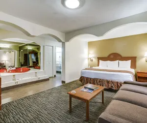 Photo 4 - Quality Inn & Suites Dallas - Cityplace