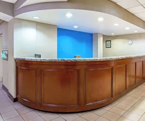 Photo 5 - La Quinta Inn & Suites by Wyndham Stamford / New York City