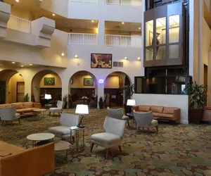 Photo 3 - GreenTree Hotel Phoenix West