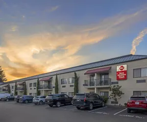 Photo 2 - Best Western Plus Plaza by the Green