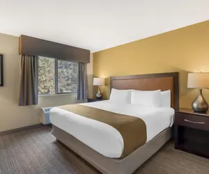 Photo 5 - Best Western Plus Plaza by the Green