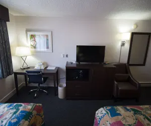 Photo 4 - Eastside Lodge