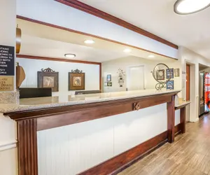 Photo 4 - Best Western Luxury Inn