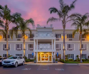 Photo 2 - Best Western Luxury Inn