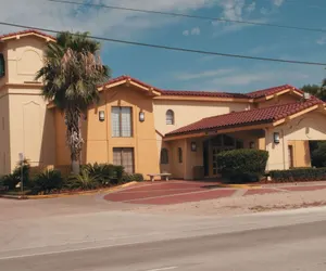 Photo 2 - La Quinta Inn by Wyndham Lufkin