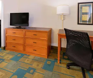 Photo 3 - La Quinta Inn by Wyndham Phoenix North