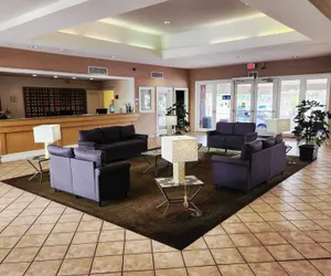 Photo 2 - Travelodge by Wyndham Phoenix North