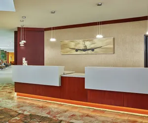 Photo 4 - DoubleTree by Hilton Houston Intercontinental Airport