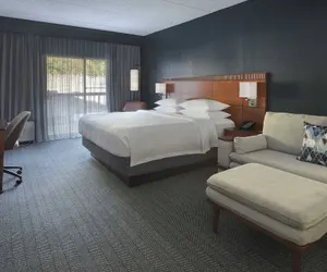 Photo 2 - Courtyard by Marriott Norwalk