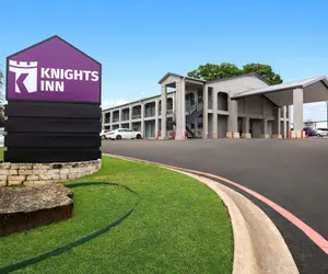 Photo 2 - Knights Inn Belton