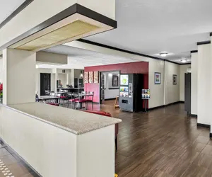 Photo 5 - Red Roof Inn Hot Springs