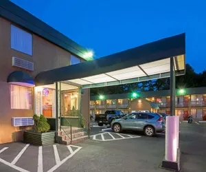 Photo 2 - Travelodge by Wyndham Beckley