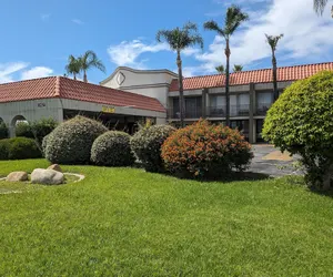 Photo 2 - Valley Inn
