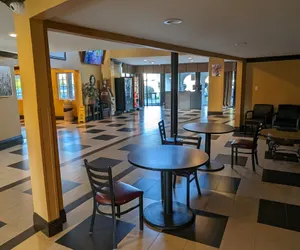 Photo 4 - Valley Inn