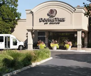 Photo 2 - DoubleTree by Hilton Chicago - Alsip