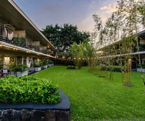 Photo 2 - Kona Seaside Hotel