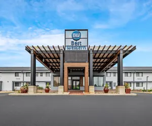 Photo 2 - Best Western West Towne Suites