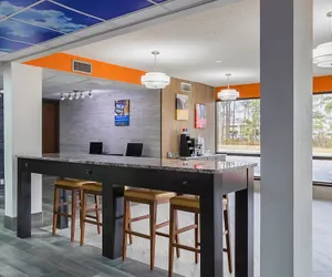 Photo 3 - Motel 6 Savannah, GA - Midtown