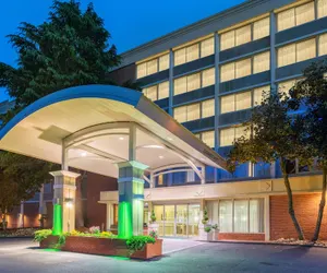 Photo 2 - Holiday Inn Charlottesville-Monticello, an IHG Hotel