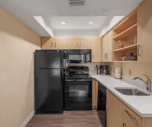Photo 5 - AVIA Residences on Lincoln- Extended Stay